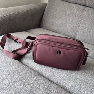 Lululemon Camera crossbody Bag 2L color Brown Earth